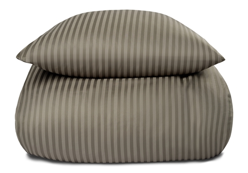Se Sengetøj i 100% Bomuldssatin - 140x200 cm - Oliven ensfarvet sengesæt - Borg Living sengelinned hos Shopdyner.dk